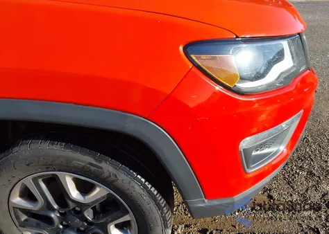 2018 Jeep Compass Trailhawk 4X4 из США, поврежденный, VIN 3C4NJDDB3JT356310